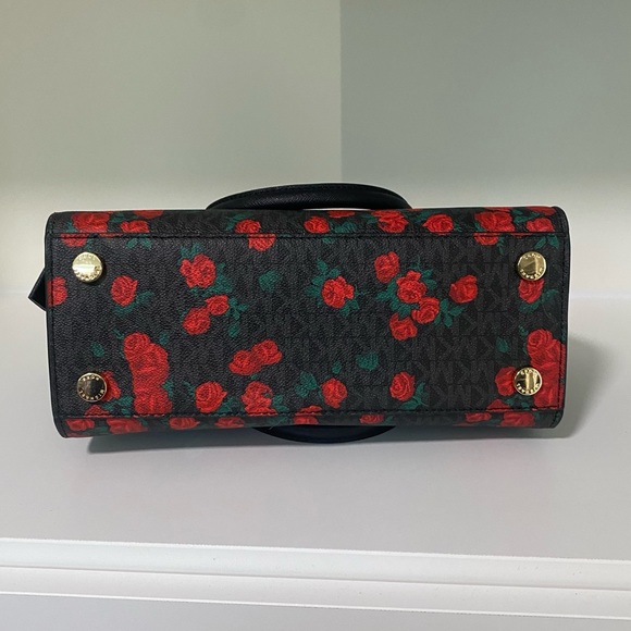 MK Red Rose Crossbody - Picture 5 of 11